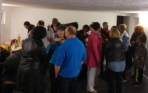 Moment de convivialité à l'Église Évangélique MLK Massy membre des ADD (Assemblé de Dieu de France)